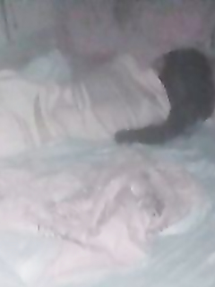 【原創】強奸了一奶同胞的親妹妹，趁她睡覺時候插了進去，露臉無碼只為真實